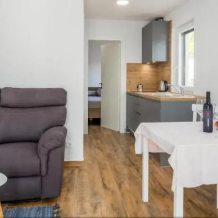 Sara Apartmán *